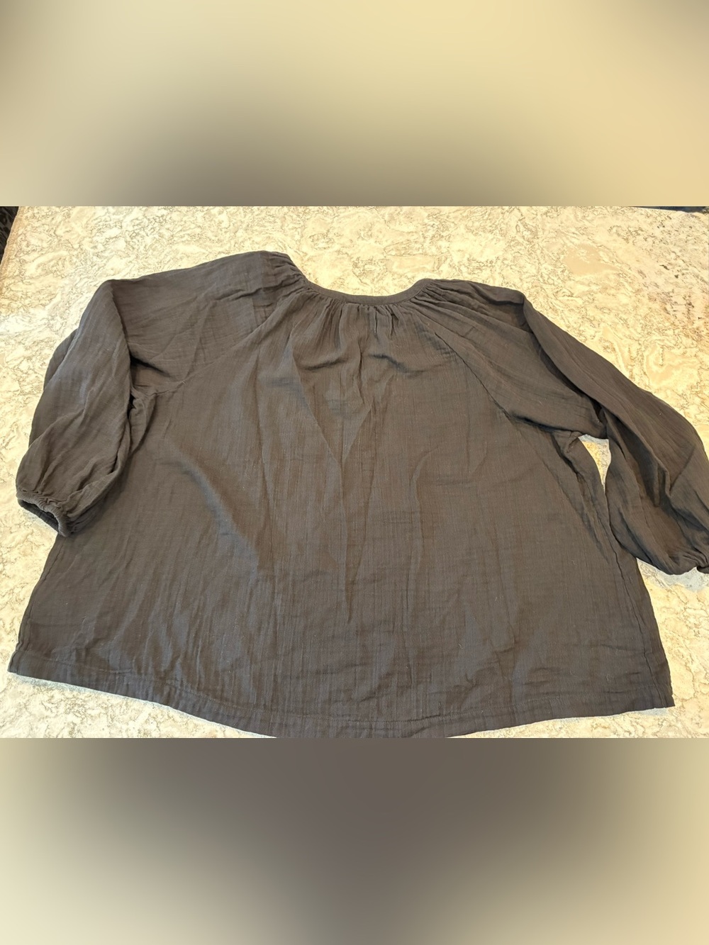 Old Navy Split-Neck Crinkle Gauze Top - Picture 8 of 10